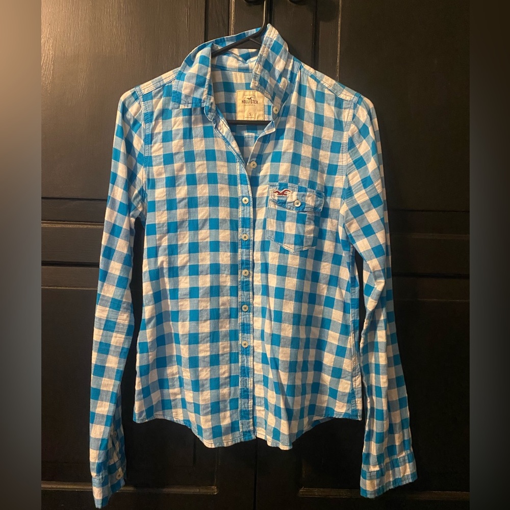 Hollister women’s size small blue and white plaid shirt